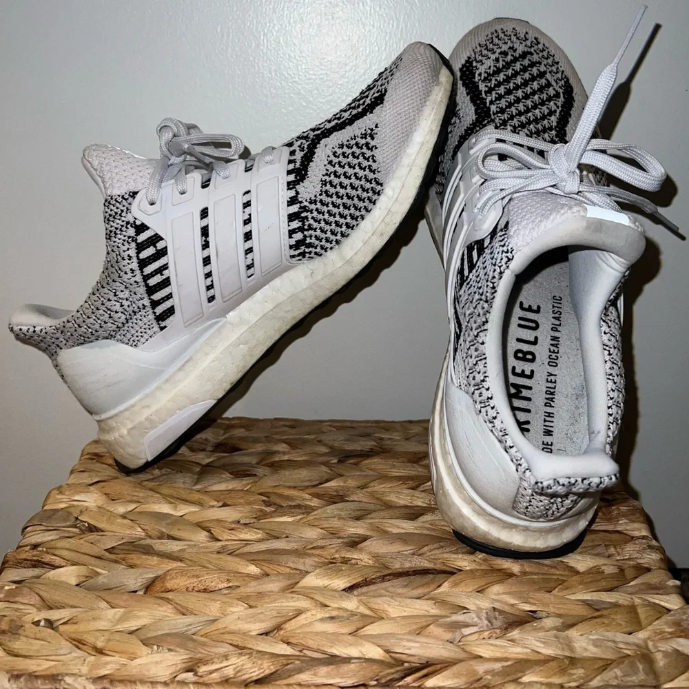 Adidas Ultraboosts - Picture 2 of 5